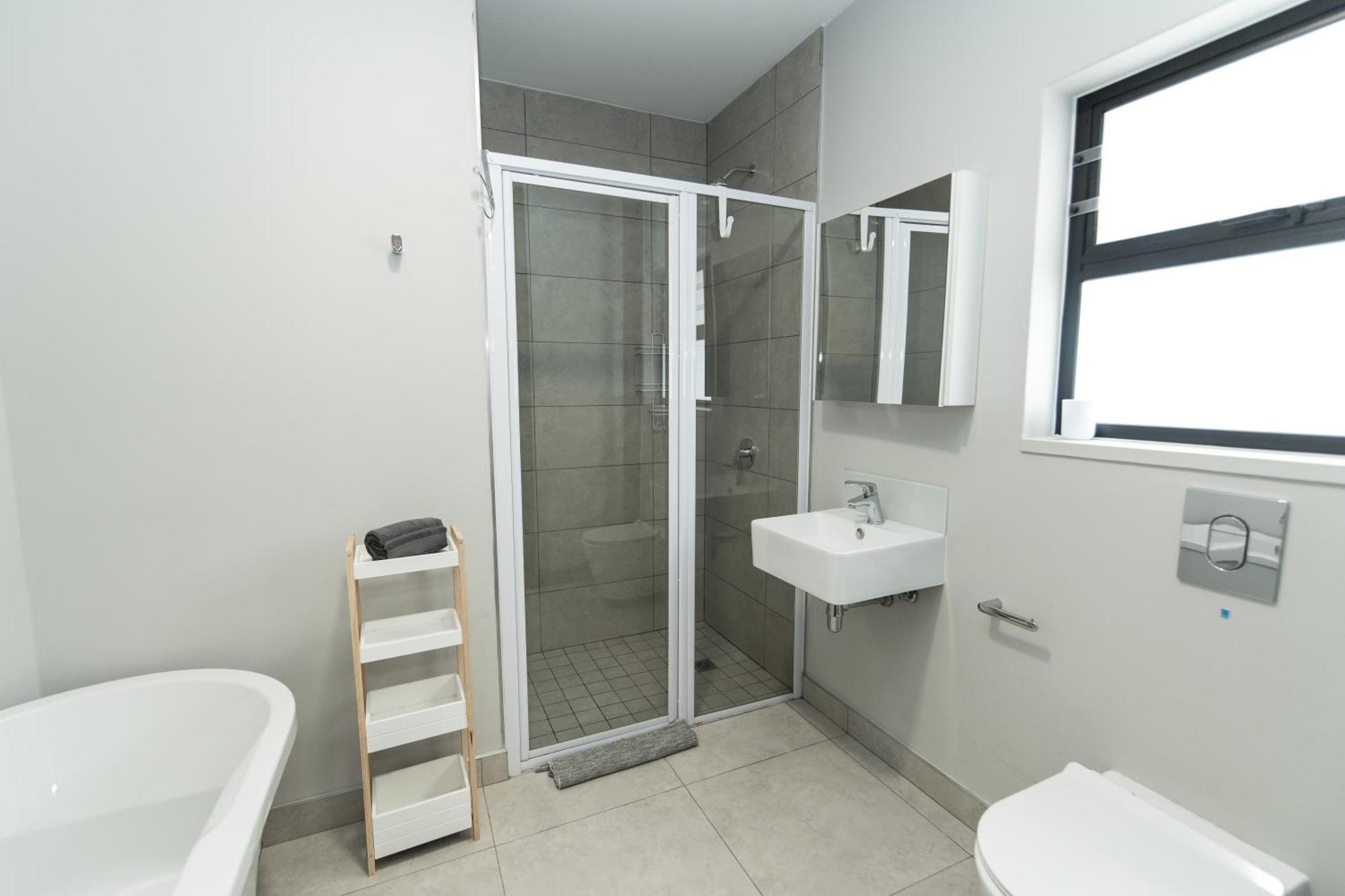 Cozy Modern Apartment At Bellamare Port Elizabeth Exterior photo