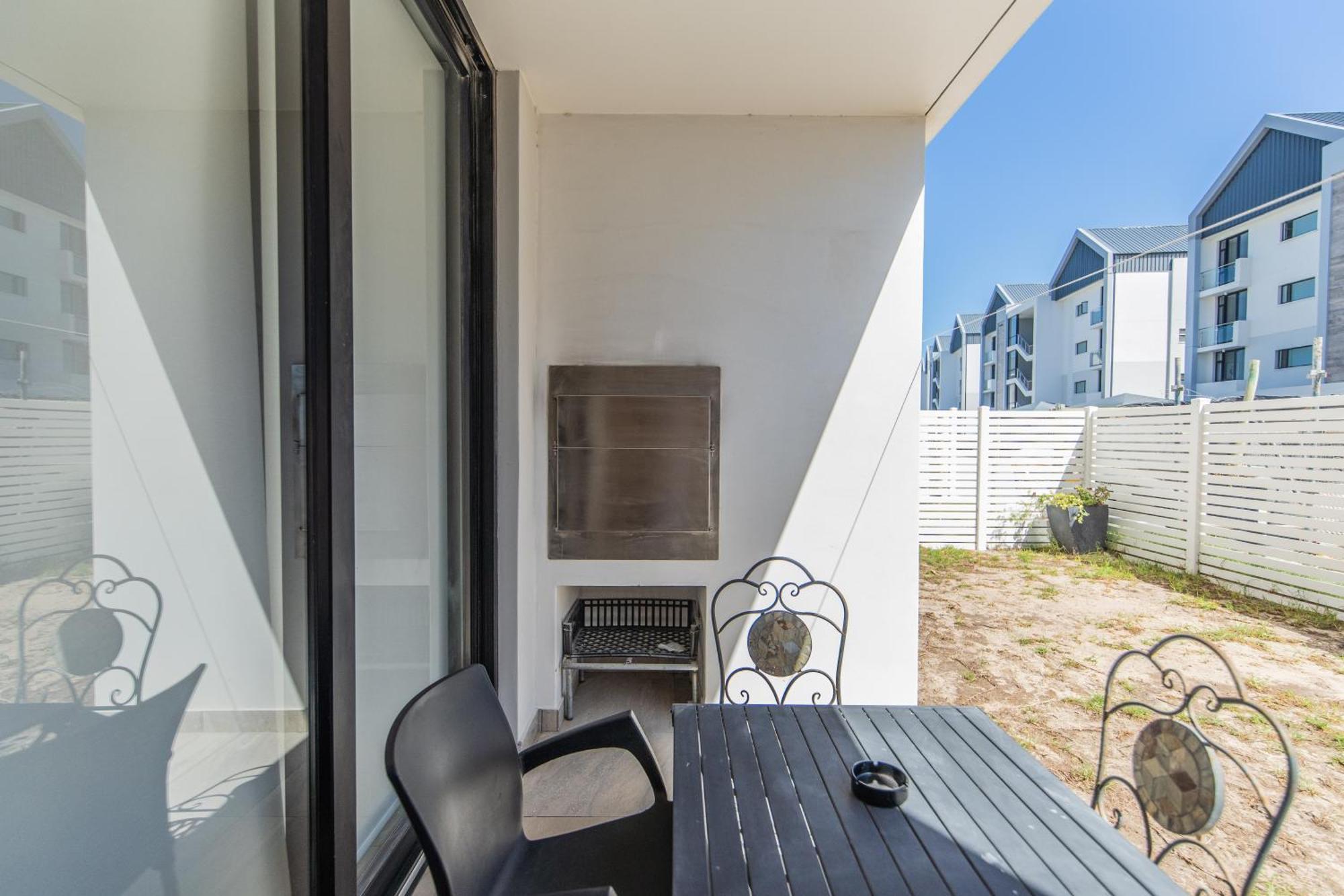Cozy Modern Apartment At Bellamare Port Elizabeth Exterior photo