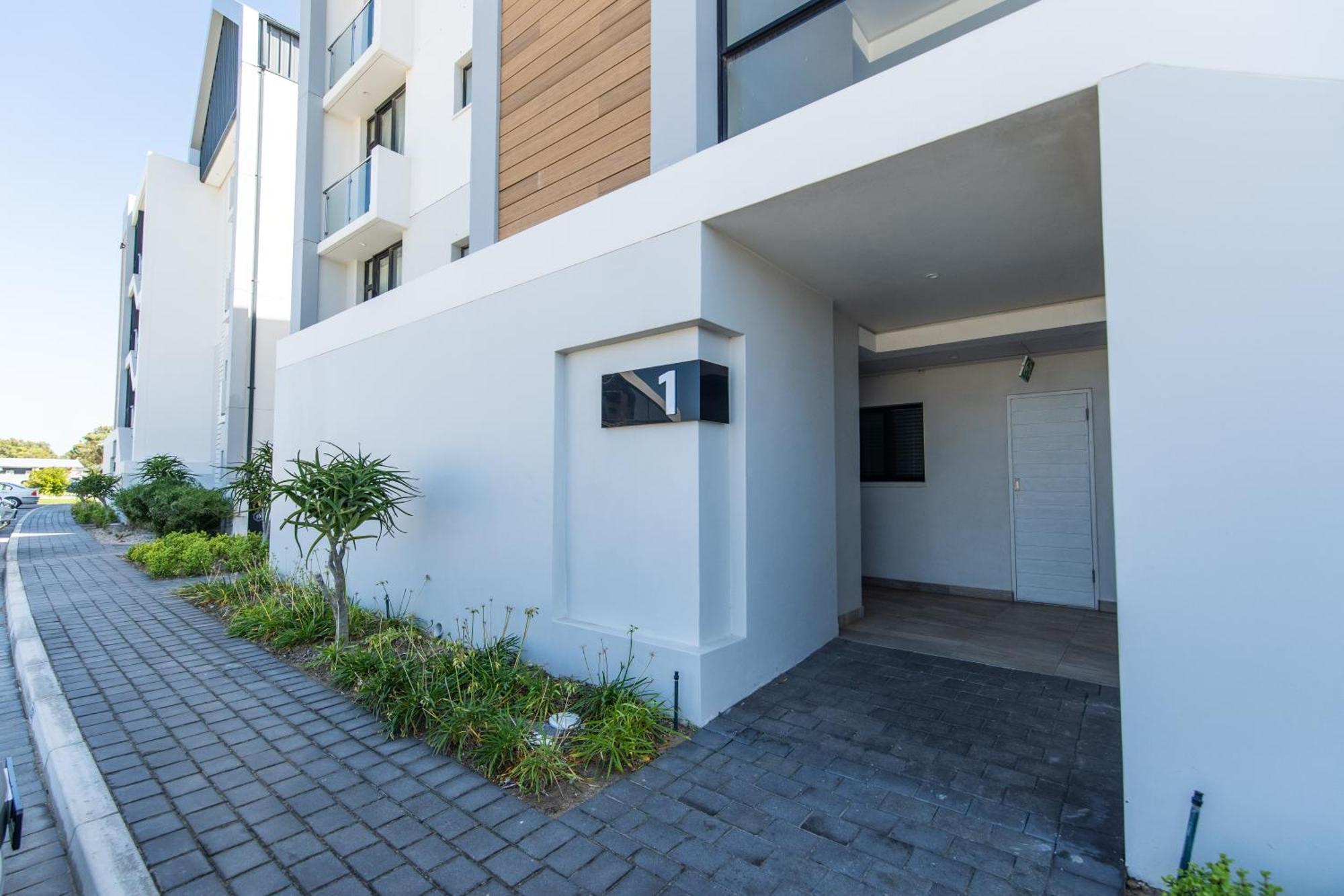 Cozy Modern Apartment At Bellamare Port Elizabeth Exterior photo