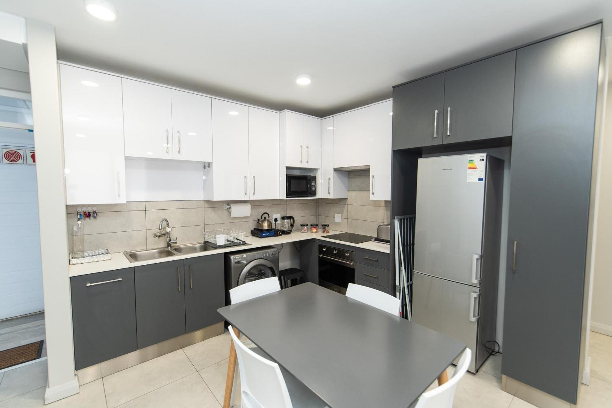 Cozy Modern Apartment At Bellamare Port Elizabeth Exterior photo