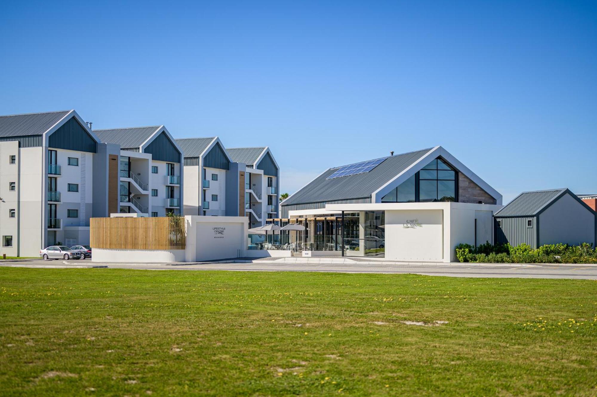 Cozy Modern Apartment At Bellamare Port Elizabeth Exterior photo